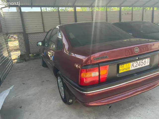 Opel Vectra A 1993 · 1.6 MT