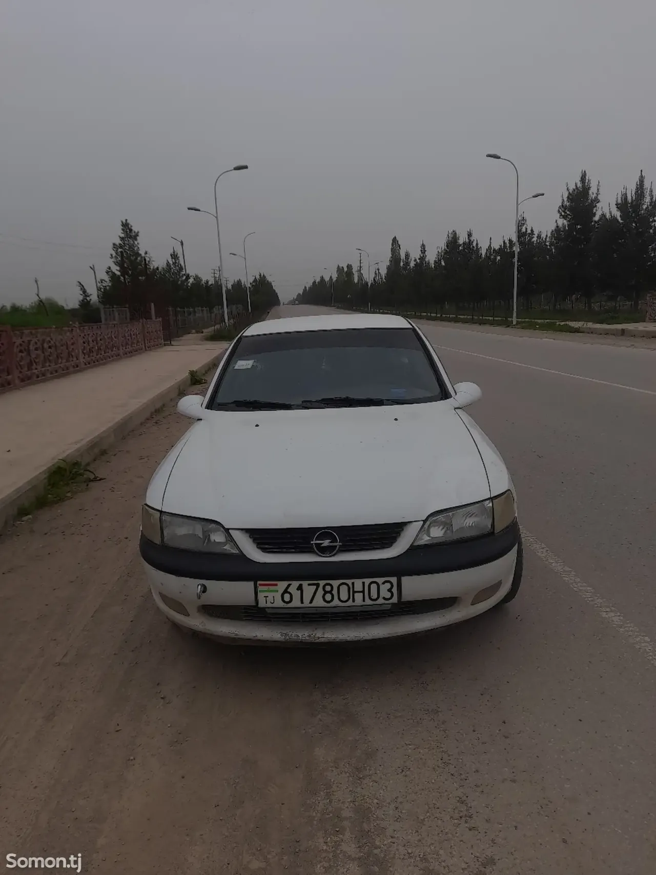 Opel Vectra B 1995 · 1.6 MT