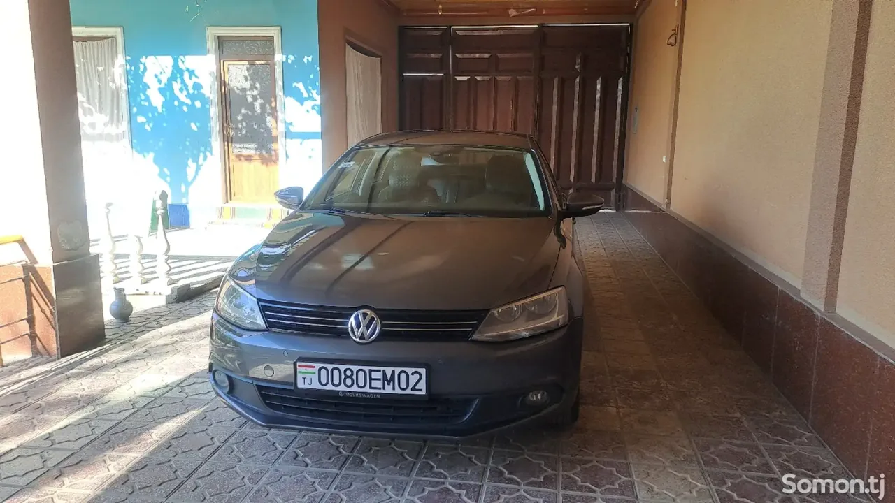 Volkswagen Jetta 2012 · 1.9 AT