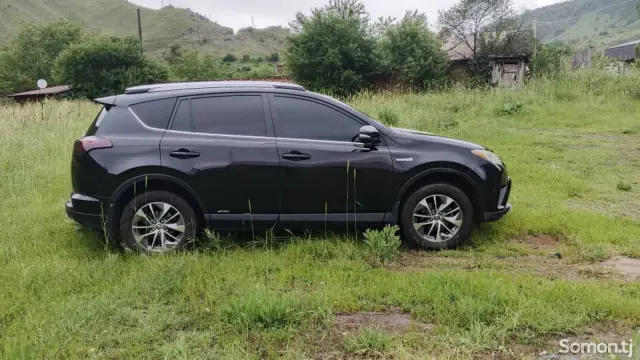 Toyota RAV 4 2016 · 2.5 AT