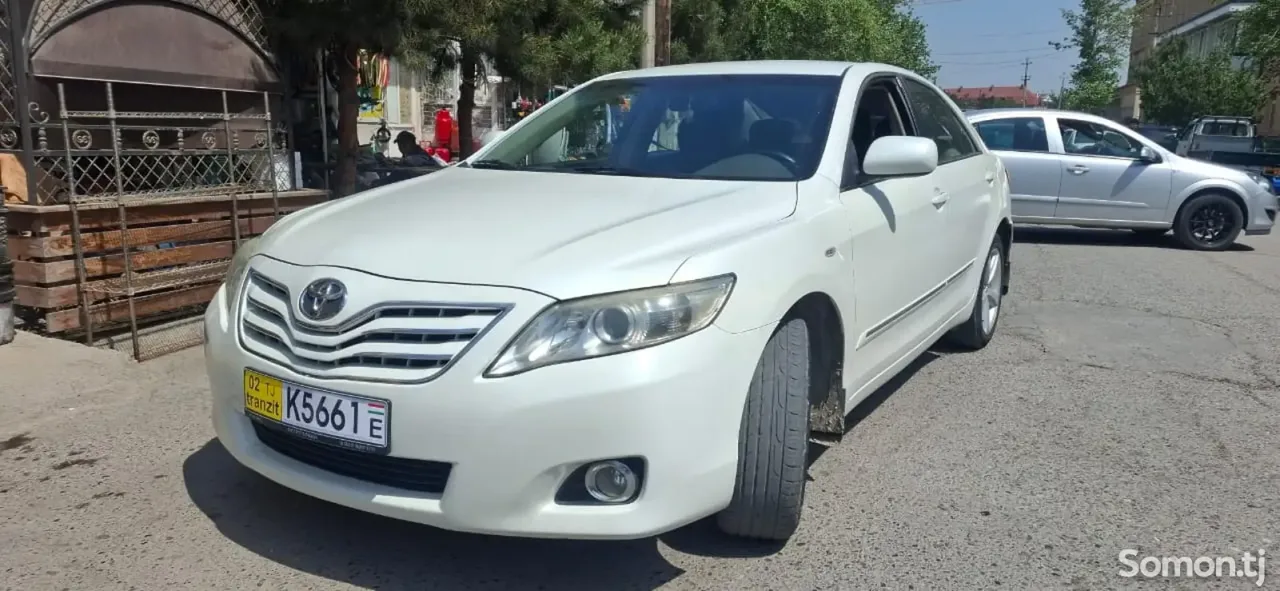 Toyota Camry 2011 · 2.4 AT