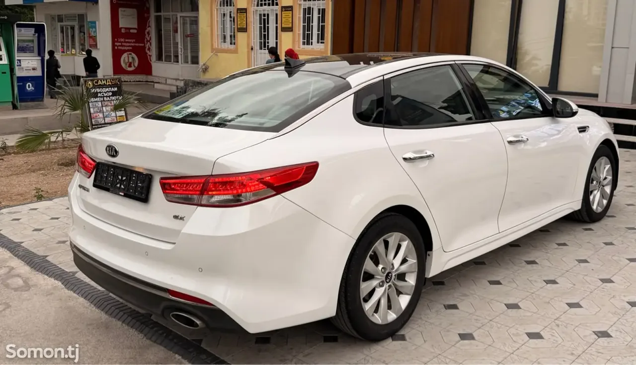 Kia Optima 2015 · AT