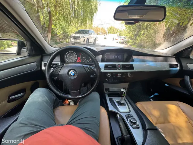 BMW 5 series 2010 · 2.5 AT