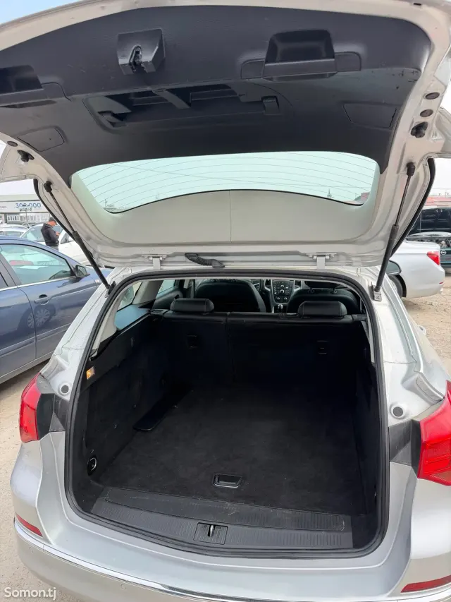 Opel Astra J 2014 · 1.6 MT