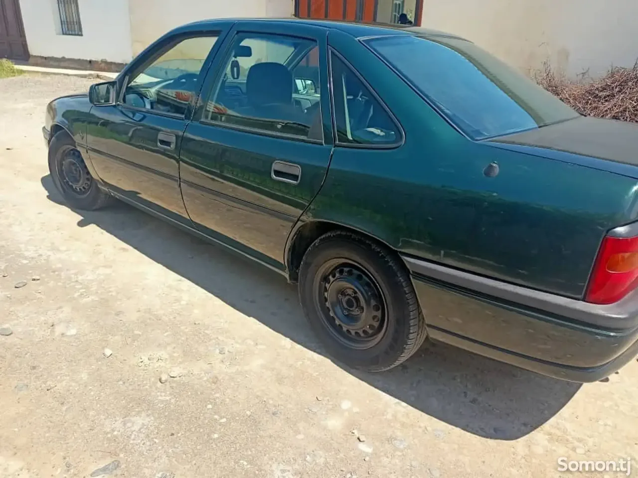 Opel Vectra A 1995 · 1.6 MT