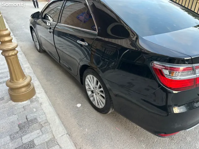 Toyota Camry 2015 · 2.5 AT