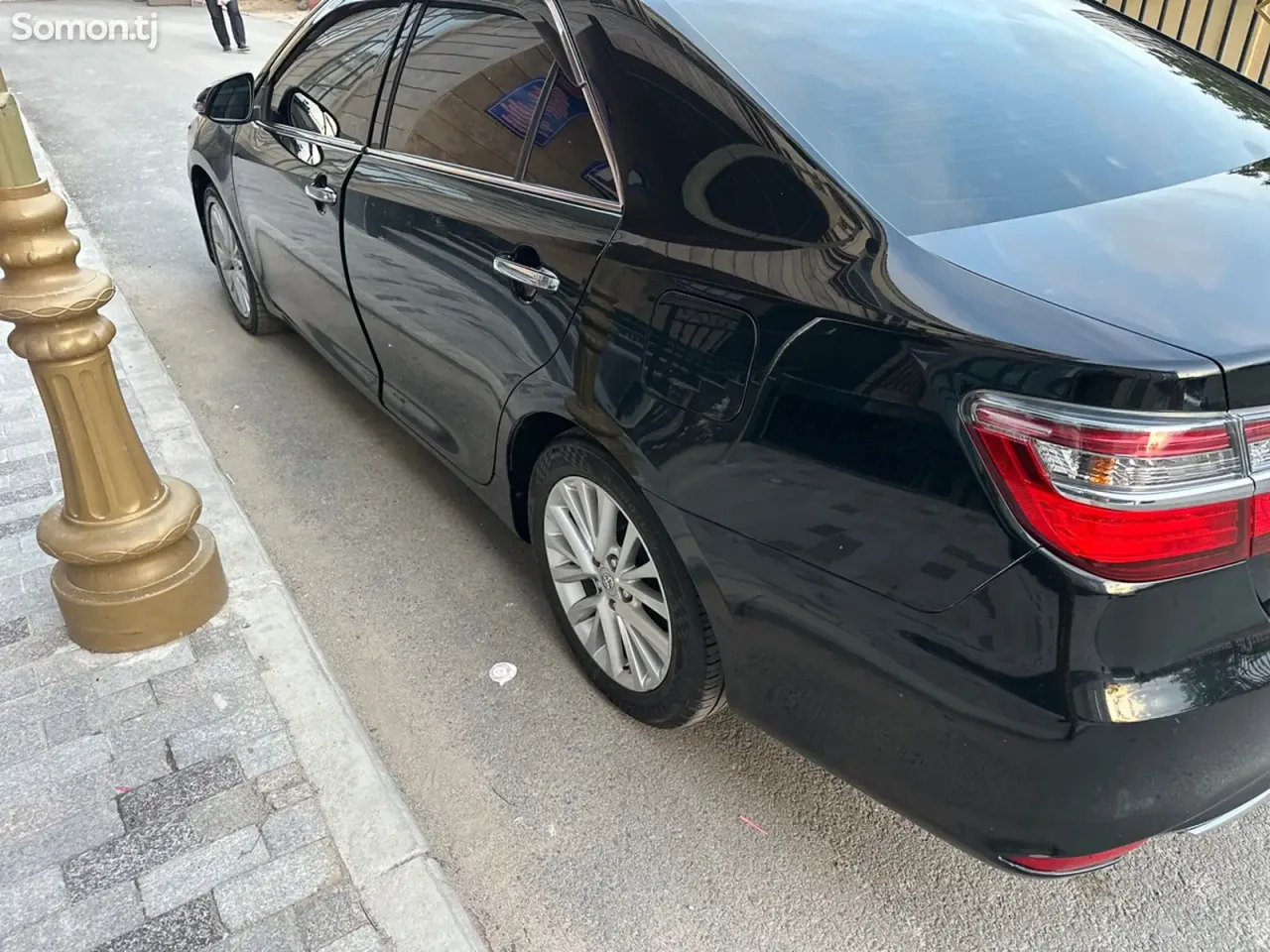 Toyota Camry 2015 · 2.5 AT
