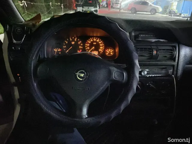 Opel Astra G 1998 · 1.6 MT