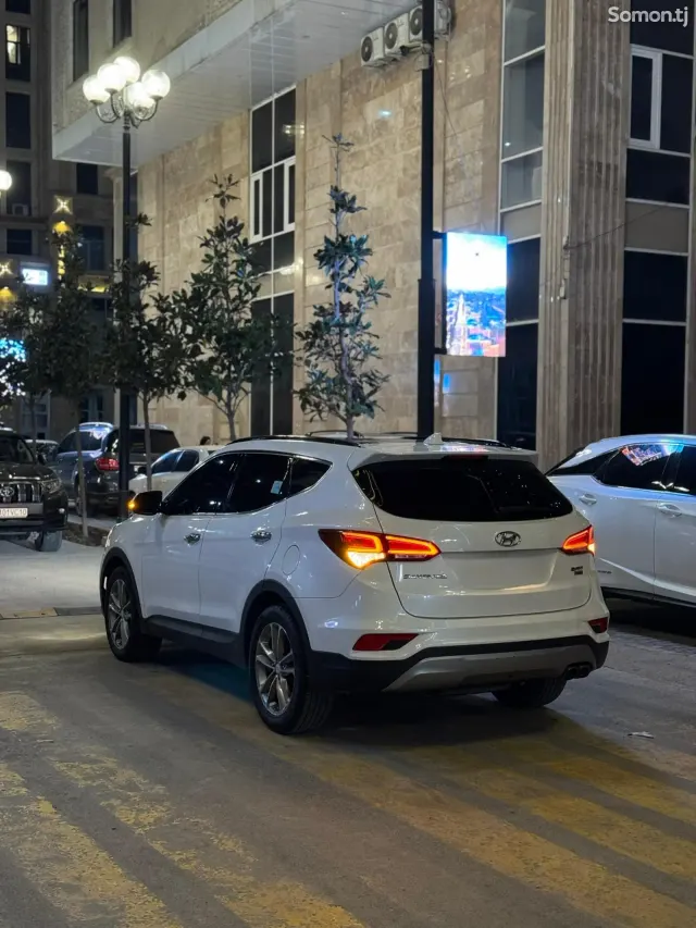 Hyundai Santa Fe 2016 · 2.0 AT