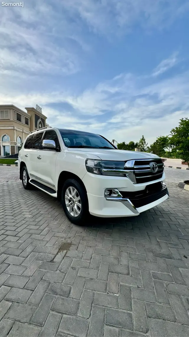 Toyota Land Cruiser 2014 · 4.6 AT