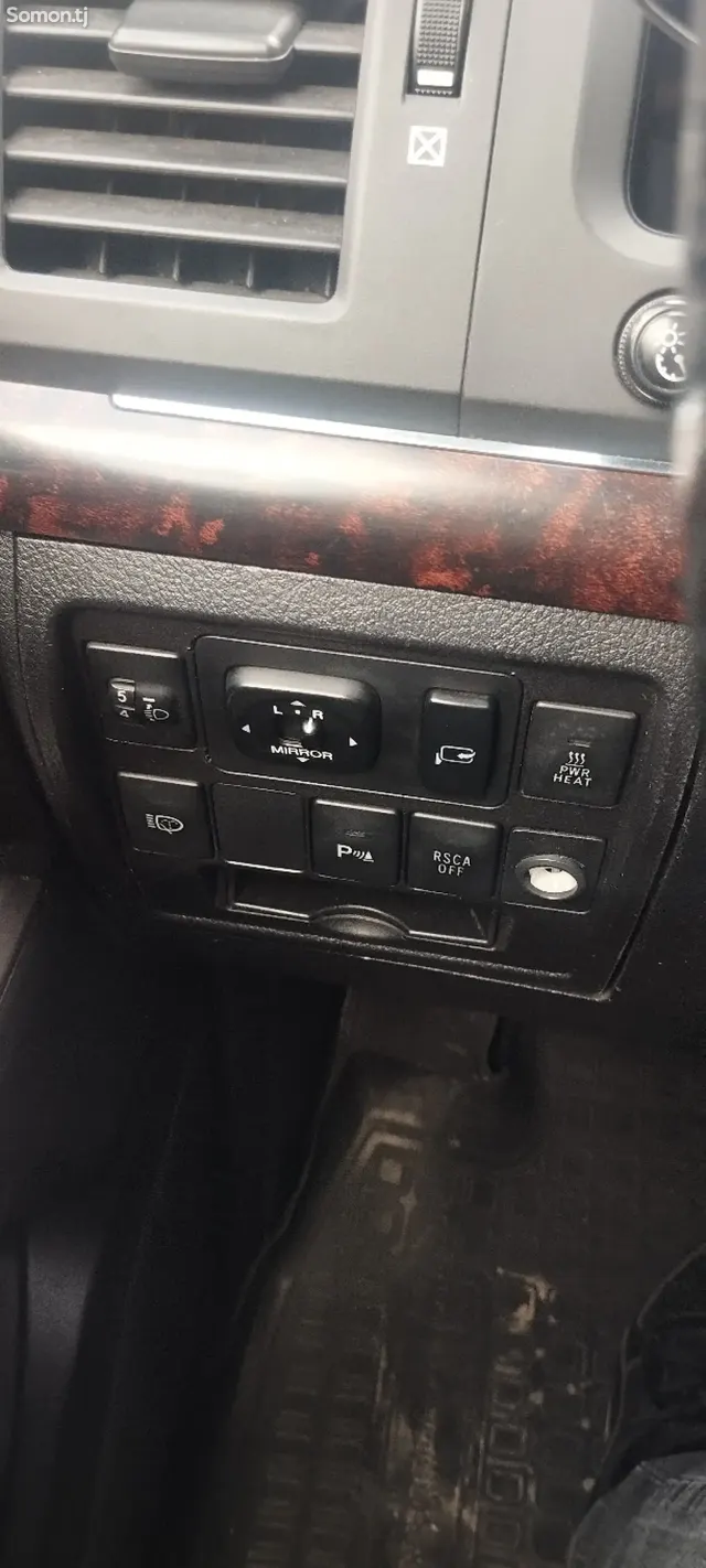 Toyota Land Cruiser 2012 · 4.5 AT