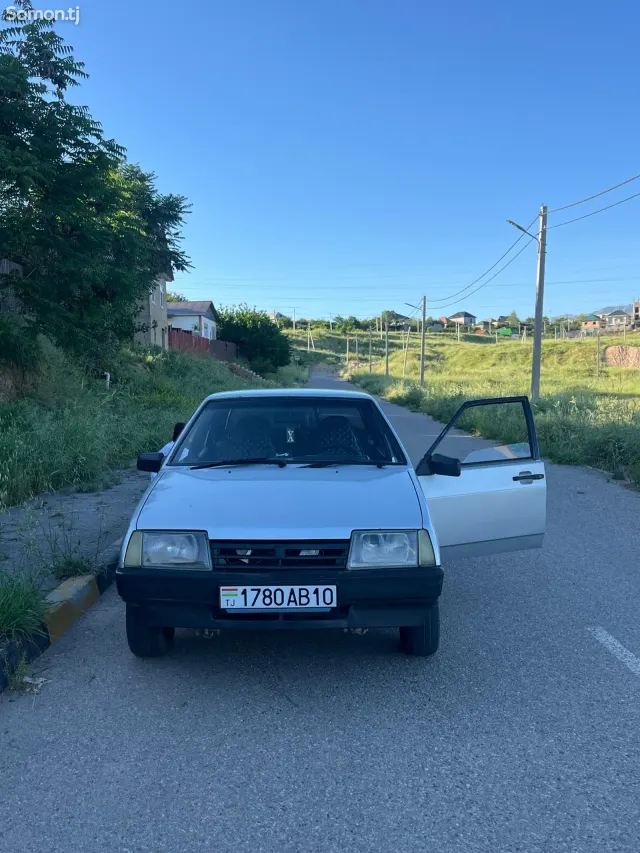 Lada (ВАЗ) 21099 1999 · 1.6 MT