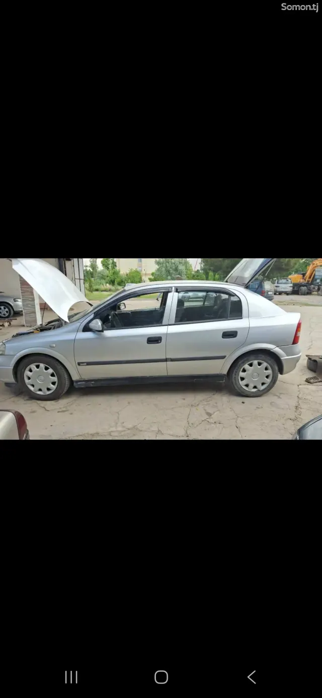 Opel Astra G 1998 · 1.6 MT