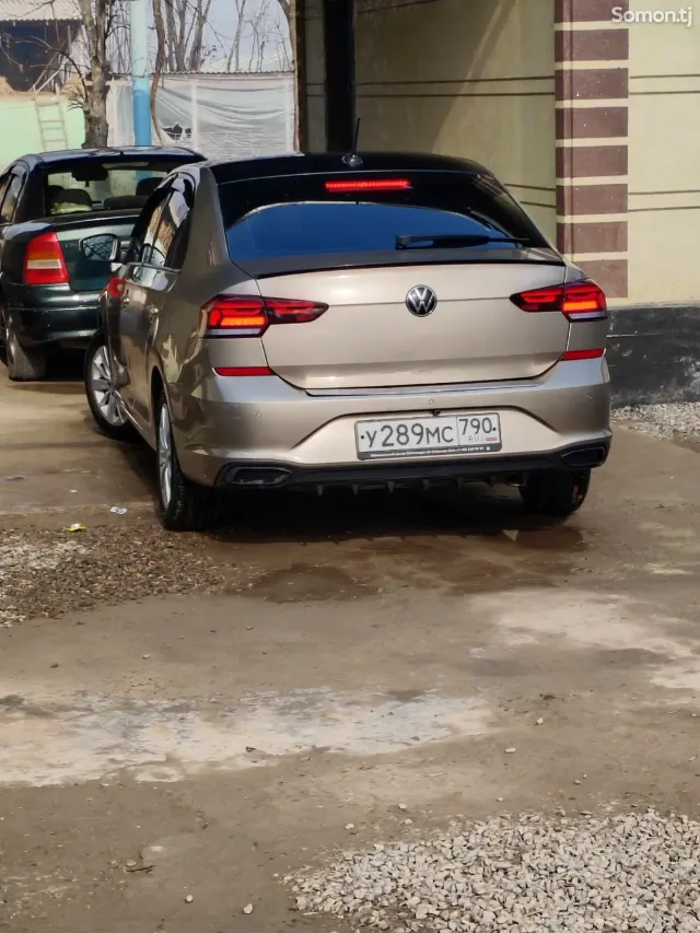 Volkswagen Polo 2021 · 1.6 AT