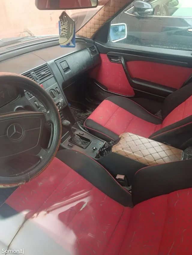 Mercedes-Benz A class 1993 · 1.8 MT