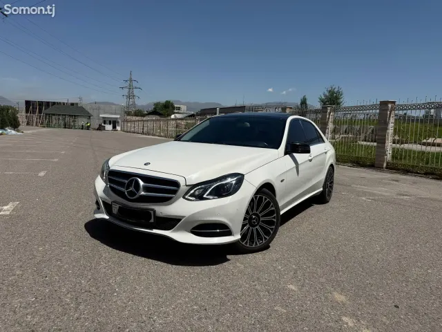 Mercedes-Benz E class 2012 · 3.0 AT