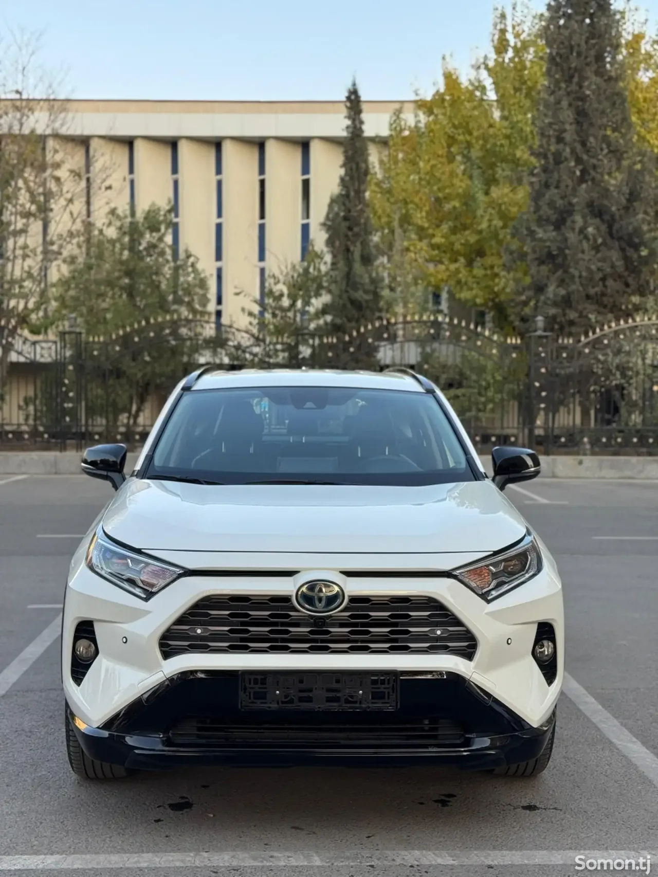 Toyota RAV 4 2021 · 2.5 AT