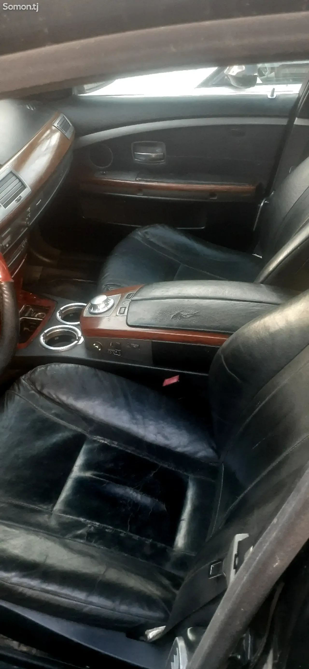 BMW 7 series 2002 · 4.4 AT