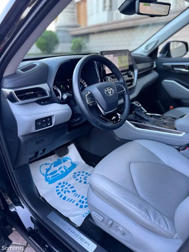 Toyota Highlander 2021 · 2.5 AT
