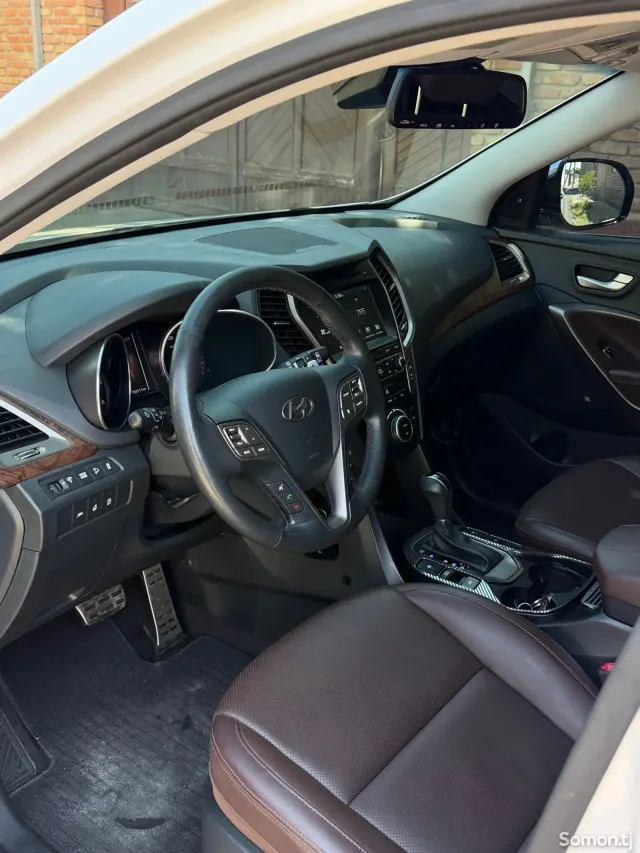 Hyundai Santa Fe 2016 · 2.0 AT