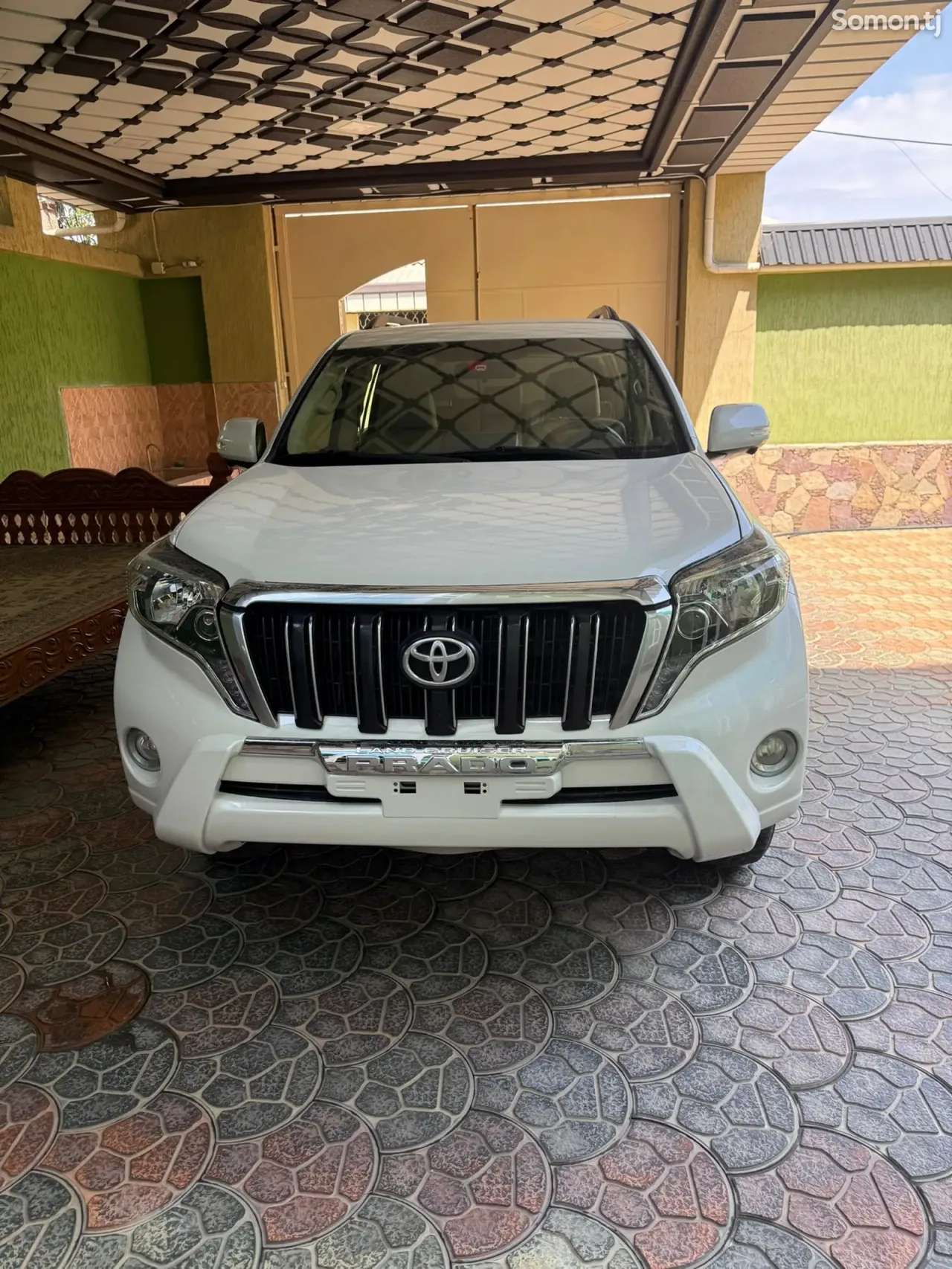 Toyota Land Cruiser Prado 2015 · 4.0 AT