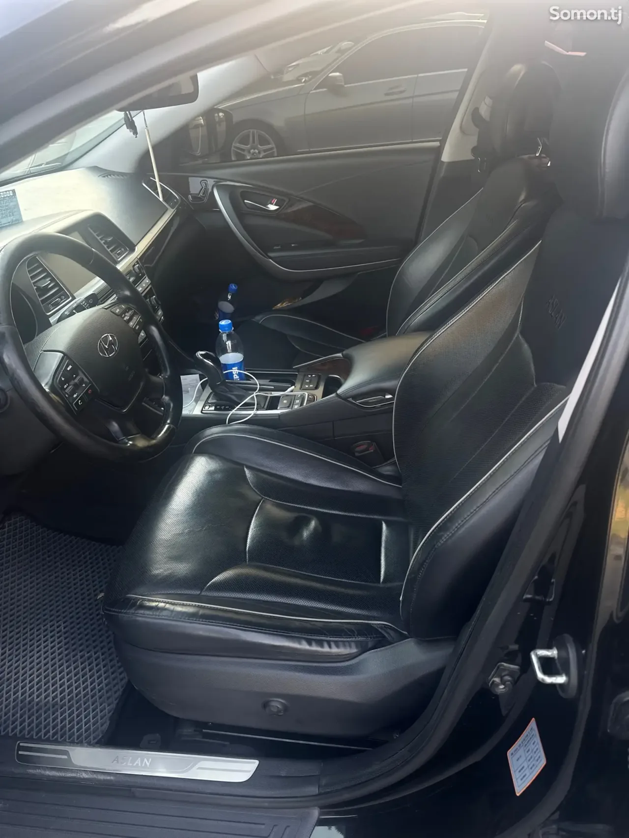 Hyundai Aslan 2015 · 3.0 AT