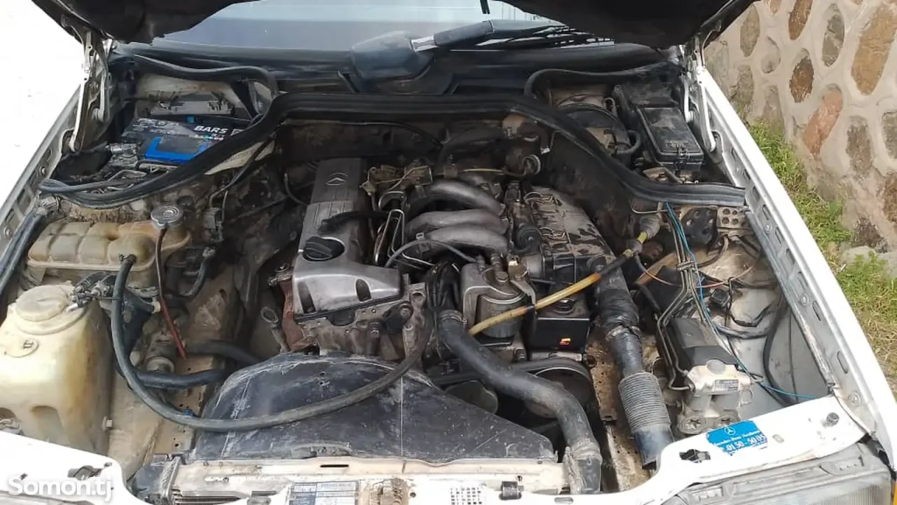 Mercedes-Benz W124 1992 · 2.0 MT