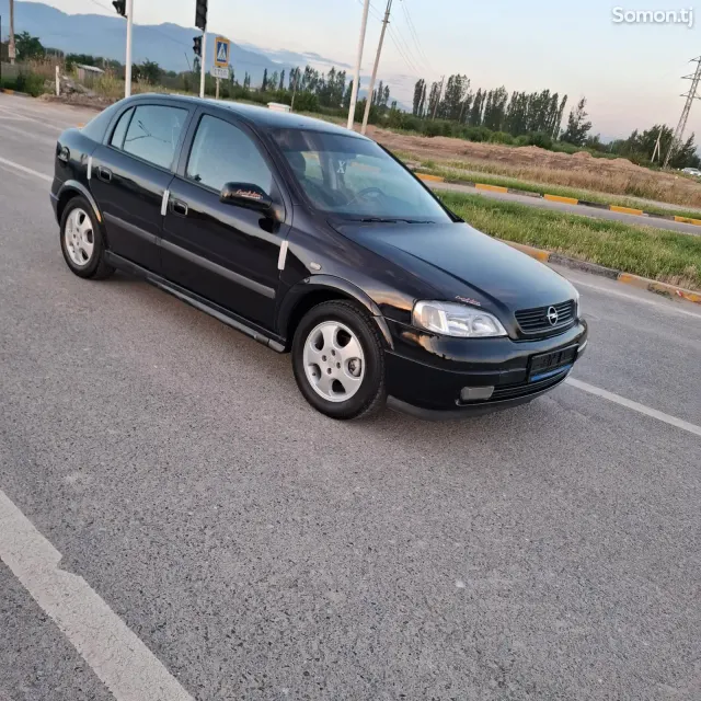 Opel Astra G 1998 · 1.6 MT
