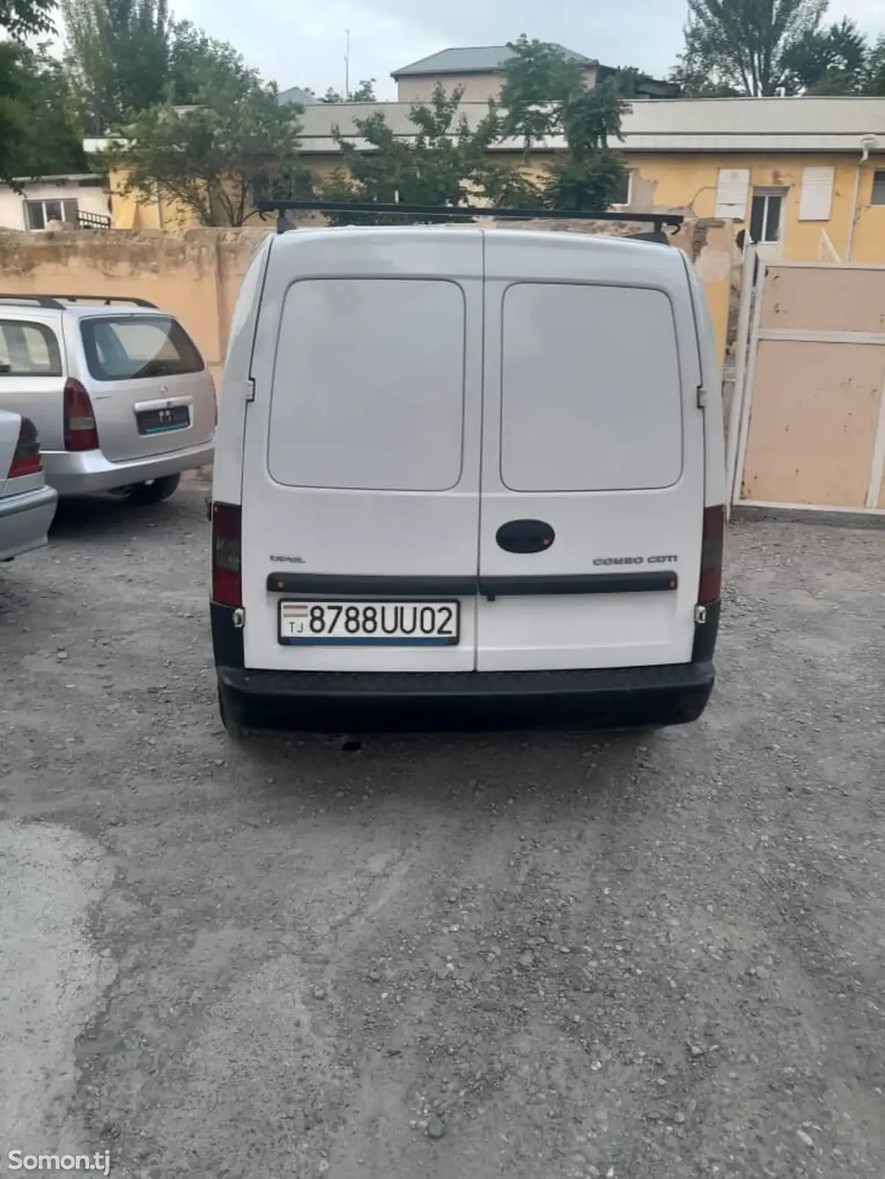 Opel Combo 2010 · 1.3 MT