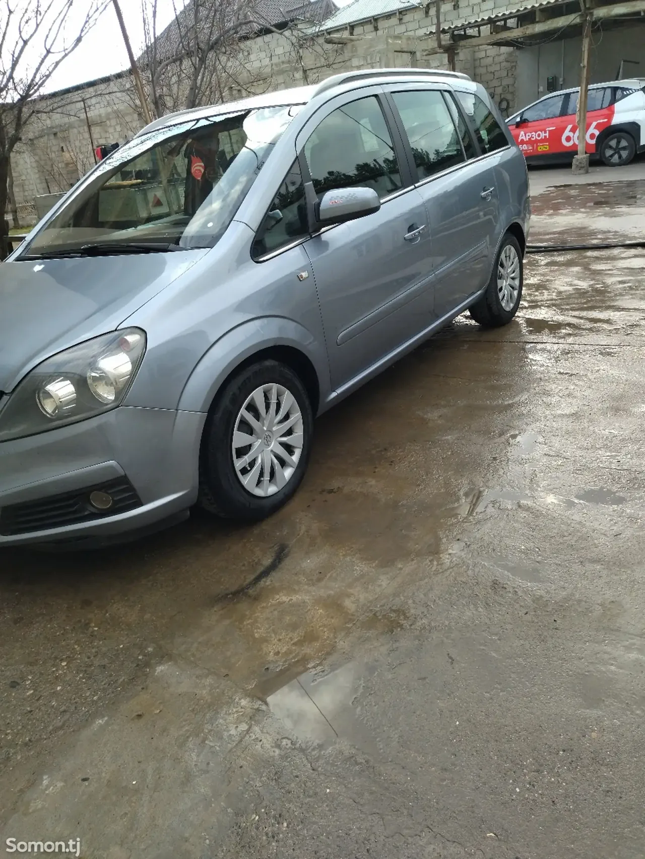 Opel Zafira 2006 · 1.9 MT