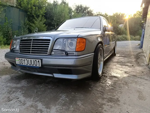 Mercedes-Benz W124 1992 · 5.5 AT