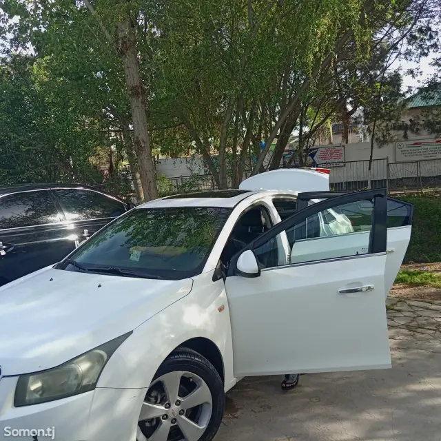 Chevrolet Cruze 2009 · 1.6 AT