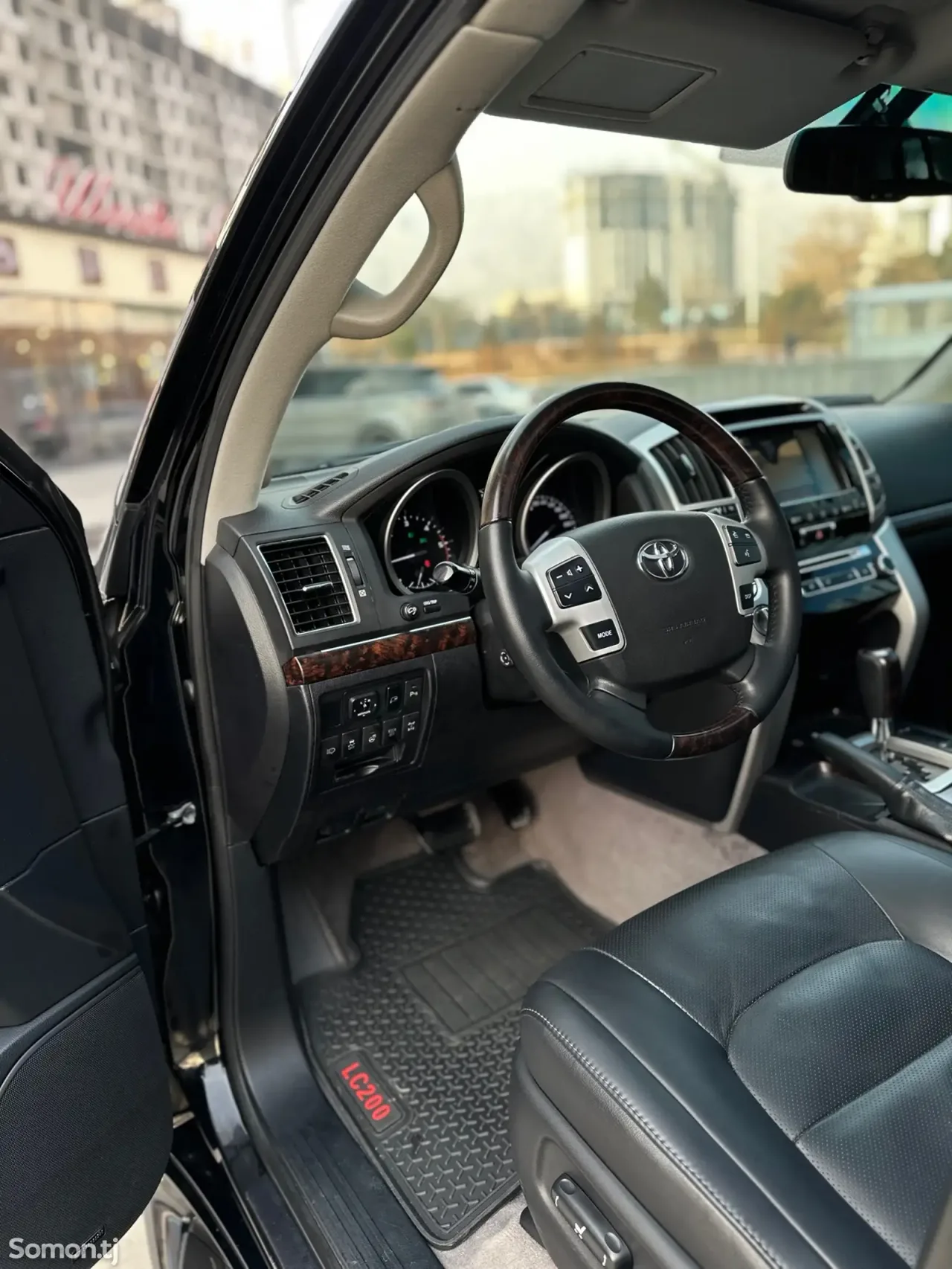 Toyota Land Cruiser 2015 · 4.5 AT