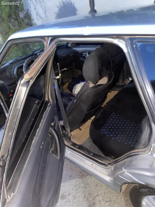 Lada (ВАЗ) 2115 2004 · 1.6 MT