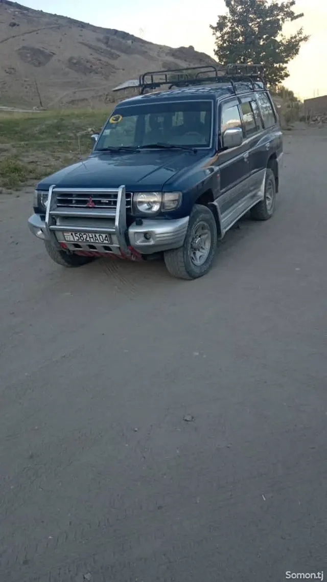 Mitsubishi Pajero Sport 2002 · 2.3 MT