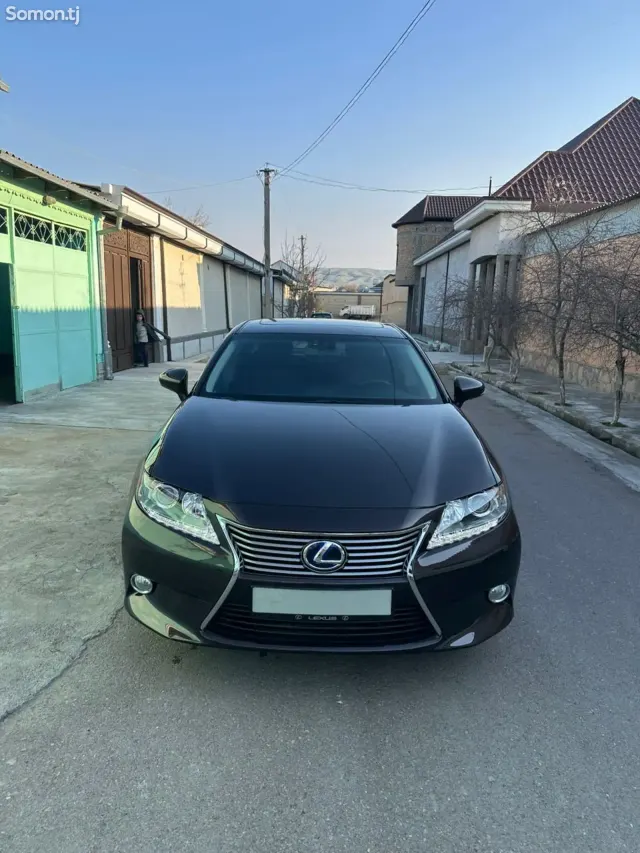 Lexus ES series 2014 · 3.5 AT
