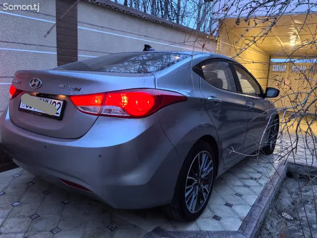 Hyundai Avante 2012 · 1.6 AT