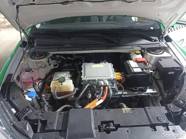BYD E2 2022 · AT