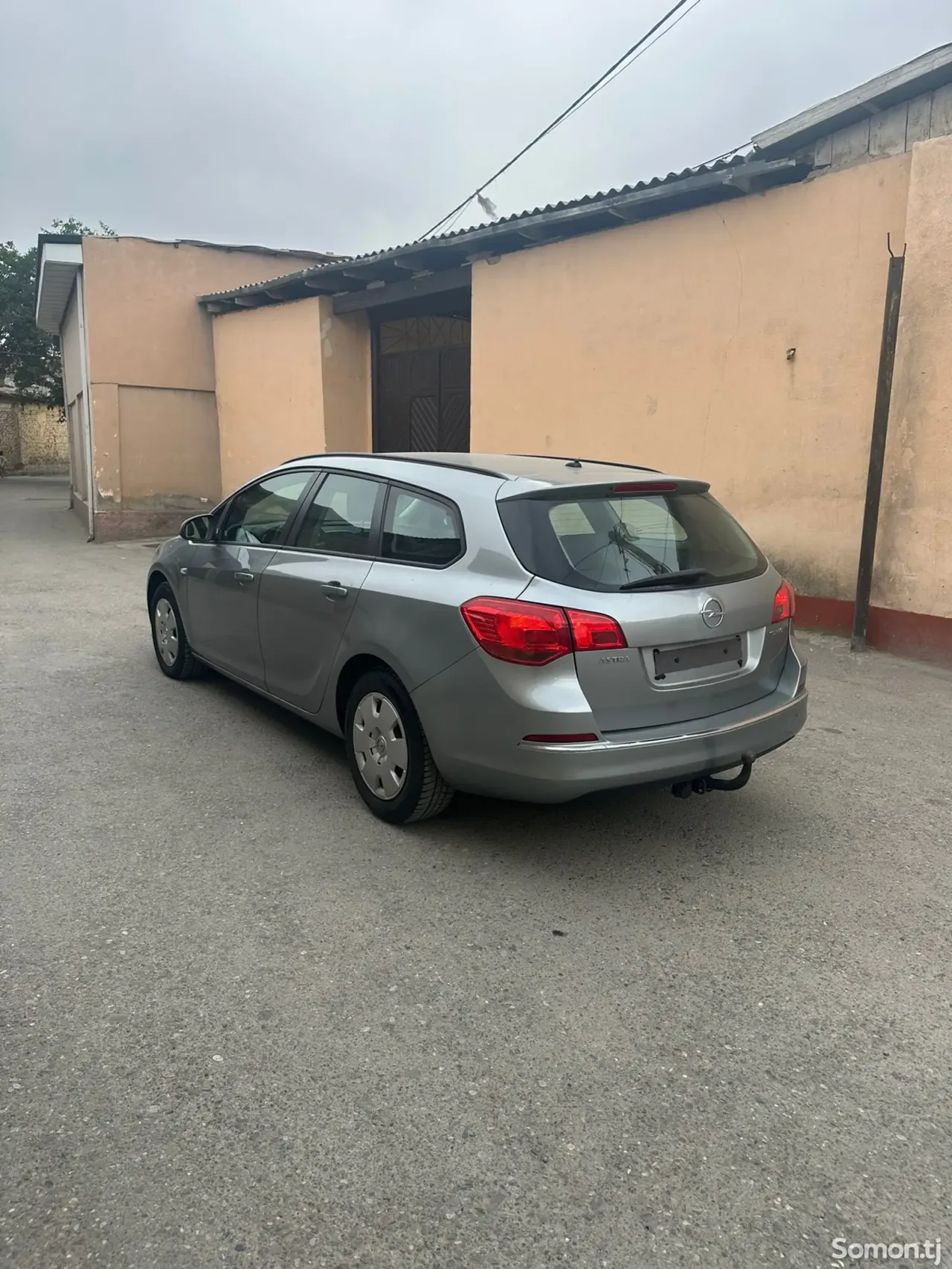 Opel Astra J 2014 · 1.4 MT