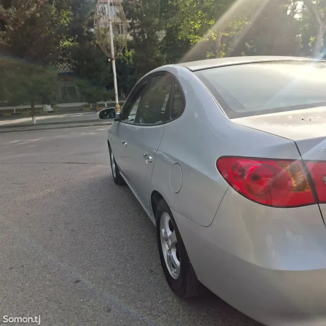 Hyundai Avante 2007 · 1.6 AT