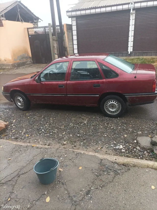 Opel Vectra A 1992 · 1.6 MT
