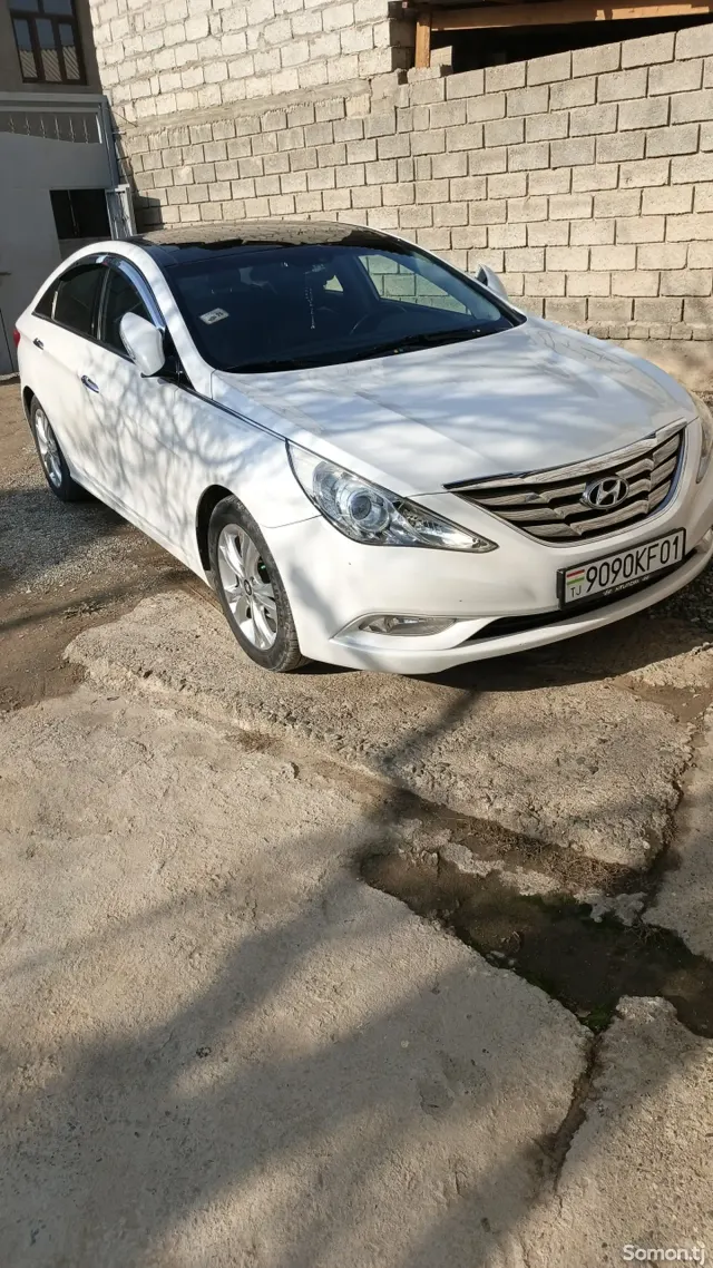 Hyundai Sonata 2011 · 2.0 AT