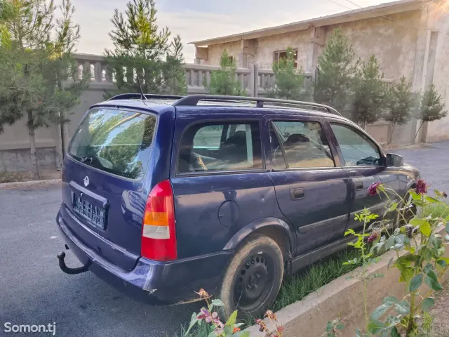 Opel Astra G 1999 · 1.6 MT