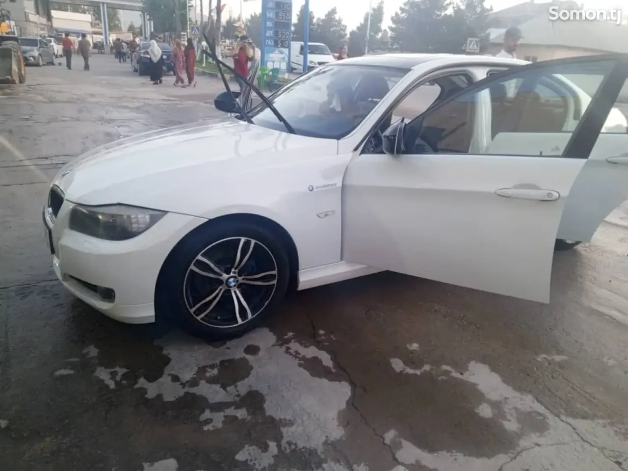 BMW 3 series 2010 · 2.0 AT