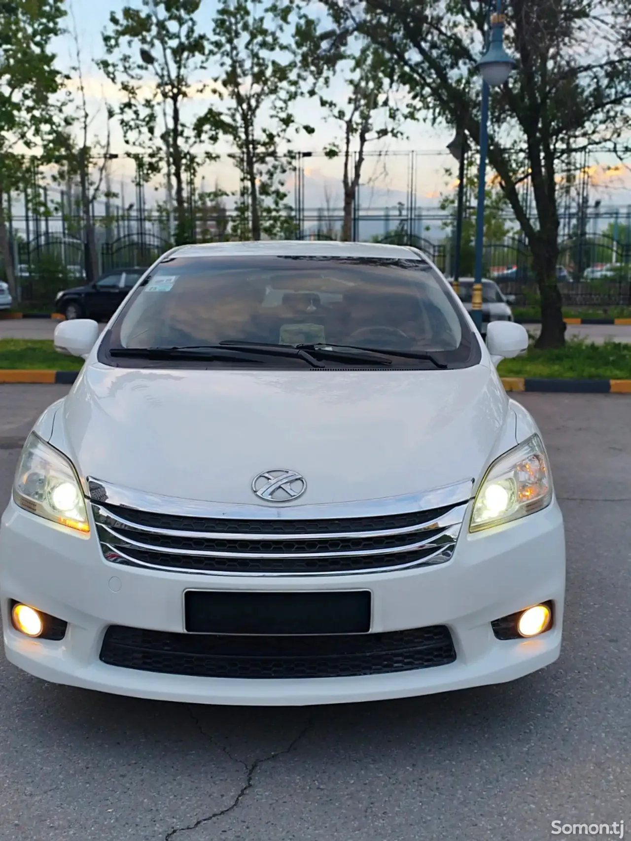 Toyota Mark X ZiO 2009 · 2.4 CVT