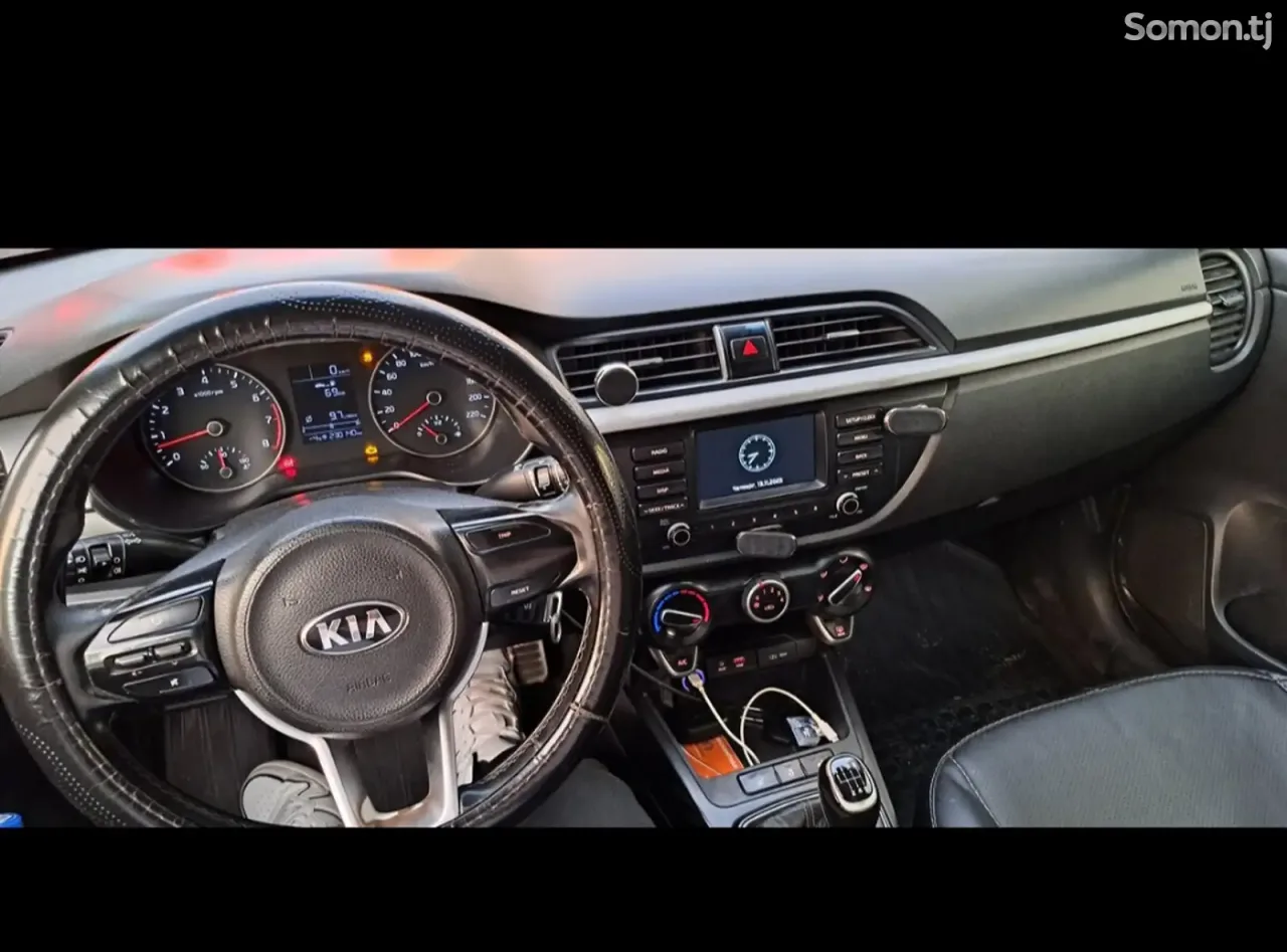Kia Rio 2017 · 1.6 MT