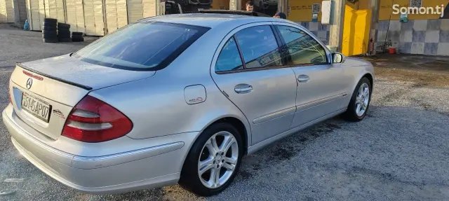 Mercedes-Benz E class 2003 · 2.8 AT
