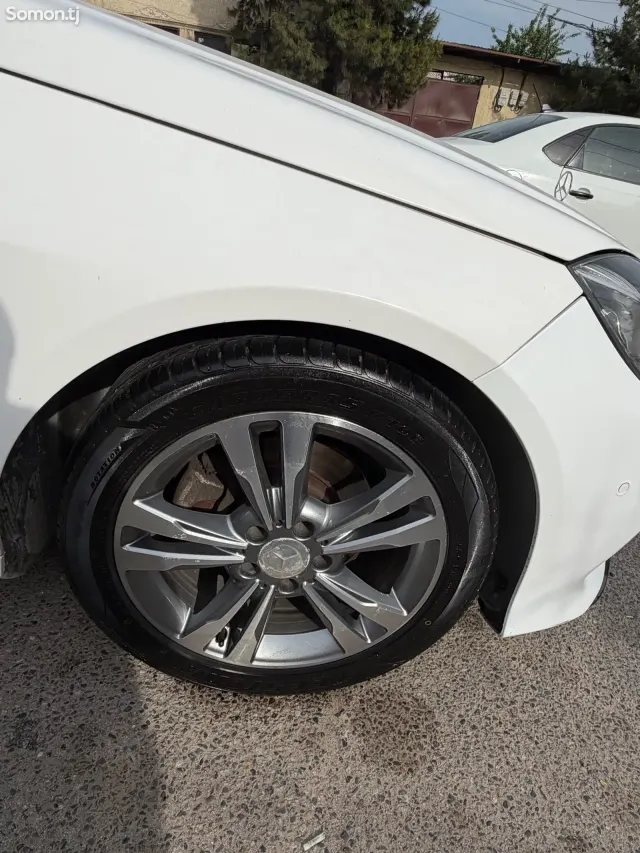 Mercedes-Benz E class 2015 · 2.0 AT