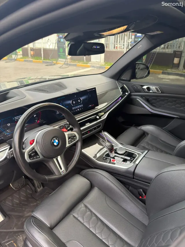 BMW X5 M 2024 · 4.4 AT