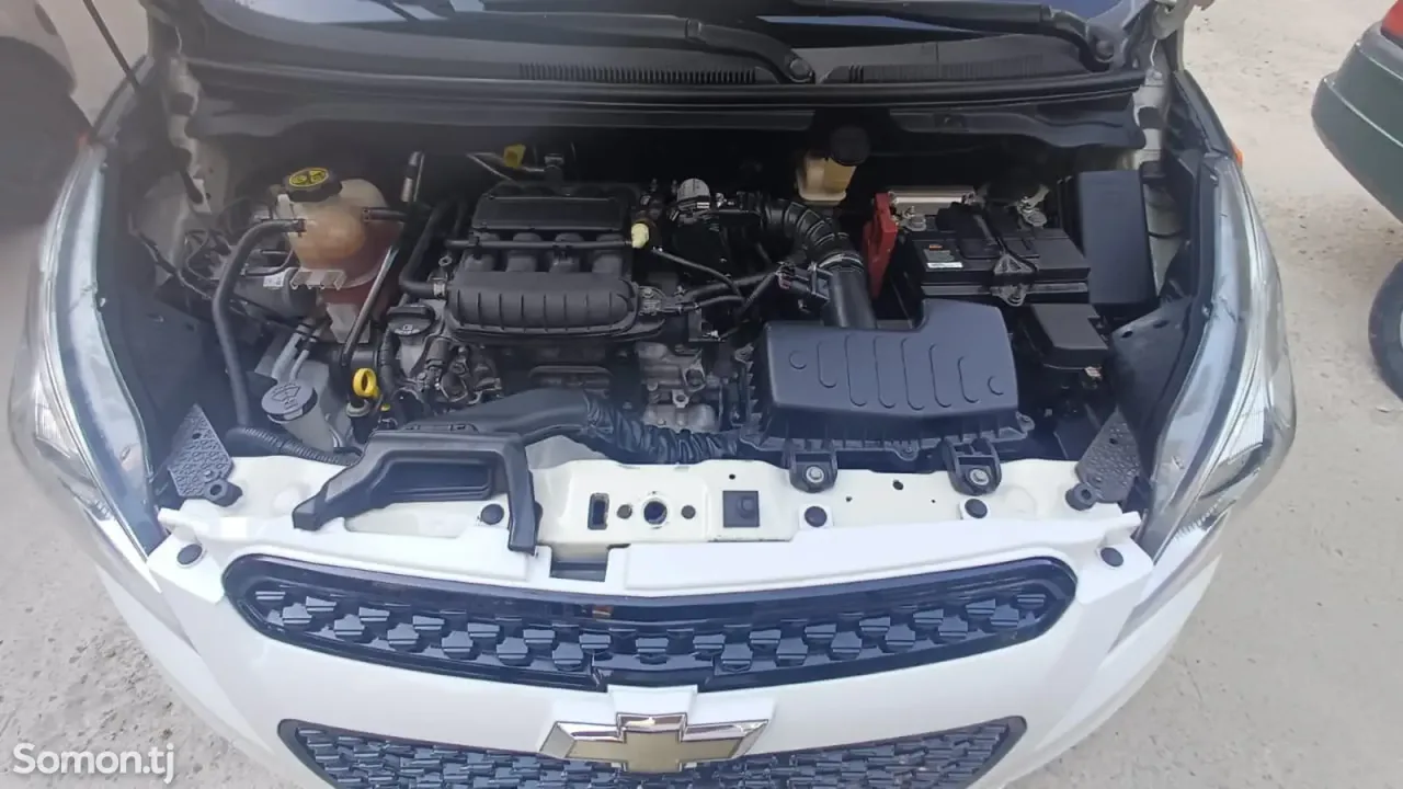 Chevrolet Spark 2015 · 1.1 AT